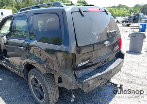 2010 Ford Escape Xlt z USA, uszkodzony, nr VIN 1FMCU0DG4AKA12193